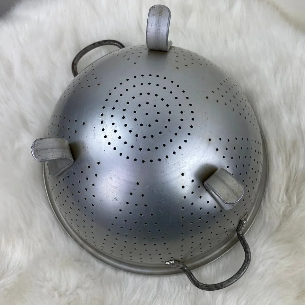 Vintage WEAR EVER heavy duty Aluminum -Colander Strainer- Footed Model A-3123